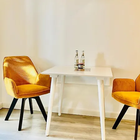 Hof Steinhuetten Tiny ホームステイ